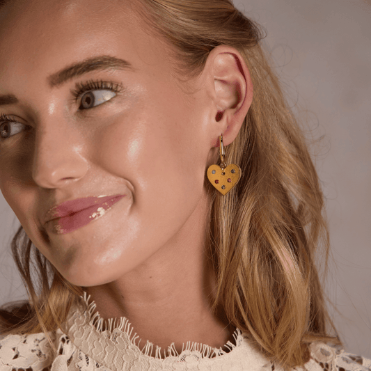 Vintage Gold Jeweled Quinn - I Bought a Yard Sale