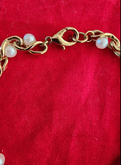 Vintage Gold tone Bracelet with Lustrous Faux Pearls - I Bought a Yard Sale
