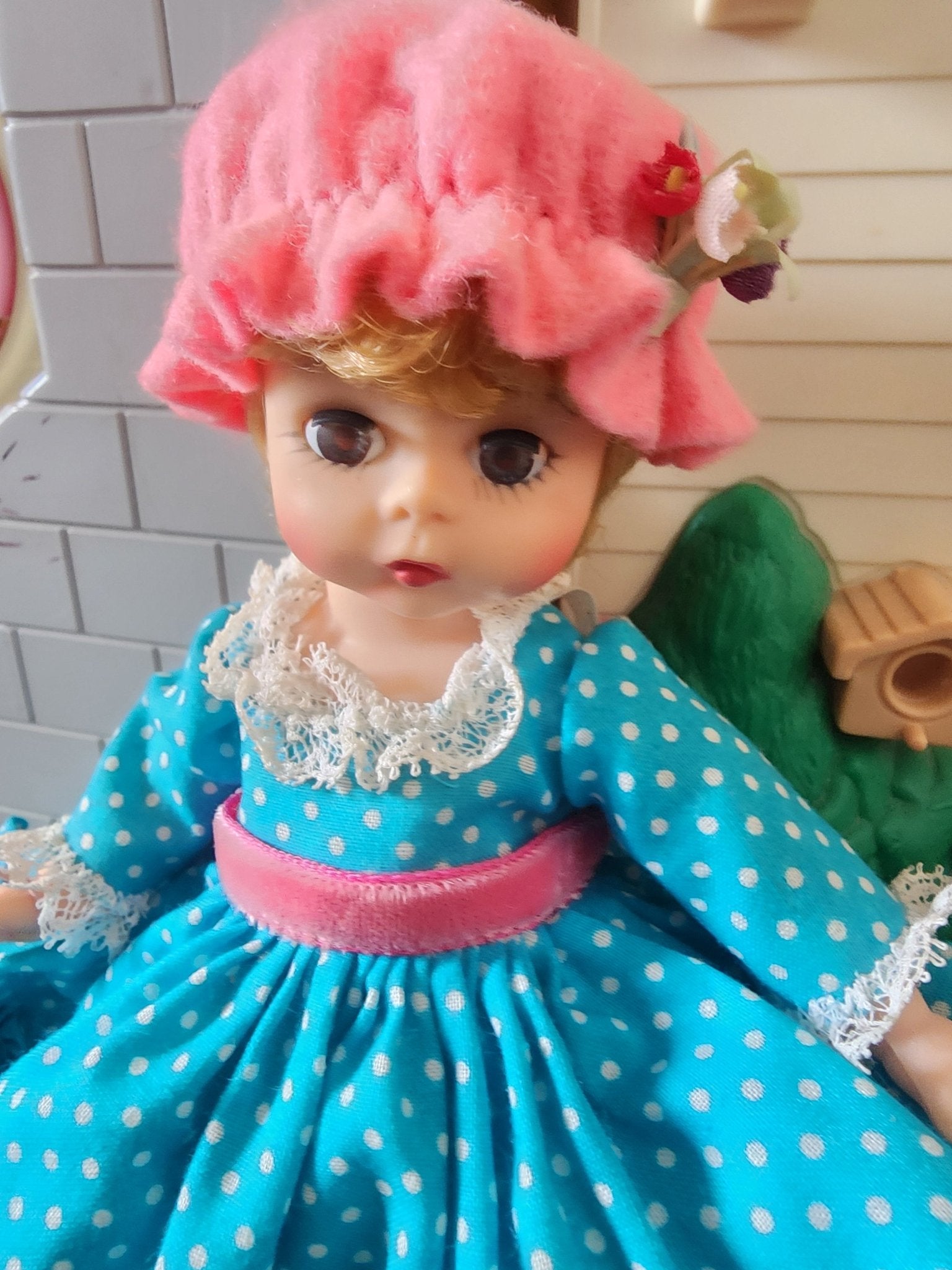Vintage Madame Alexander 8" doll "Miss Muffet" with original al box 752 - I Bought a Yard Sale
