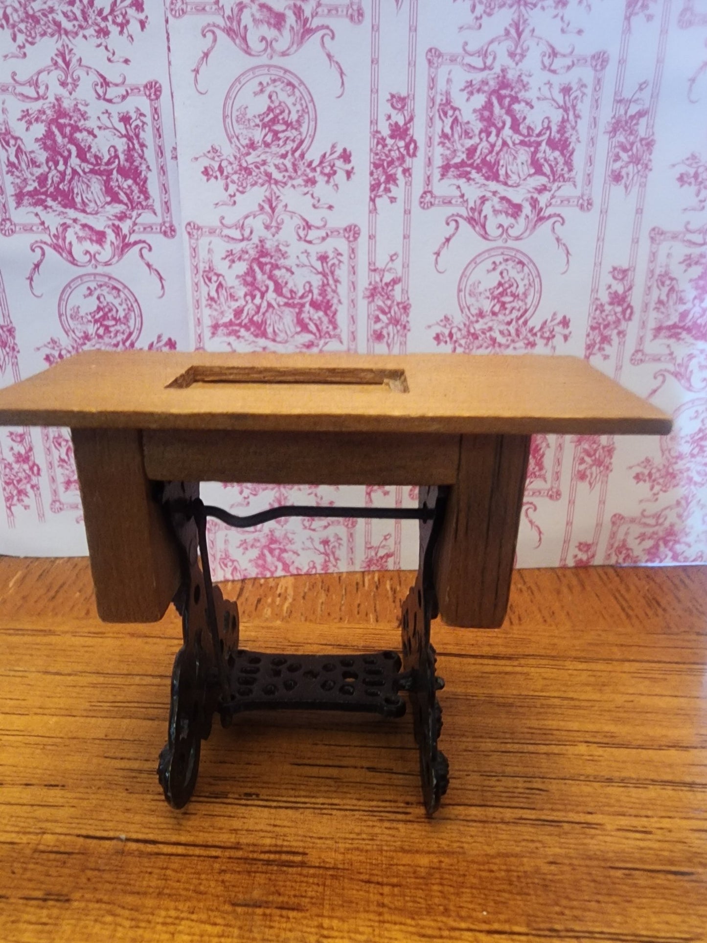 Vintage miniature sewing machine cabinet for dollhouse - I Bought a Yard Sale