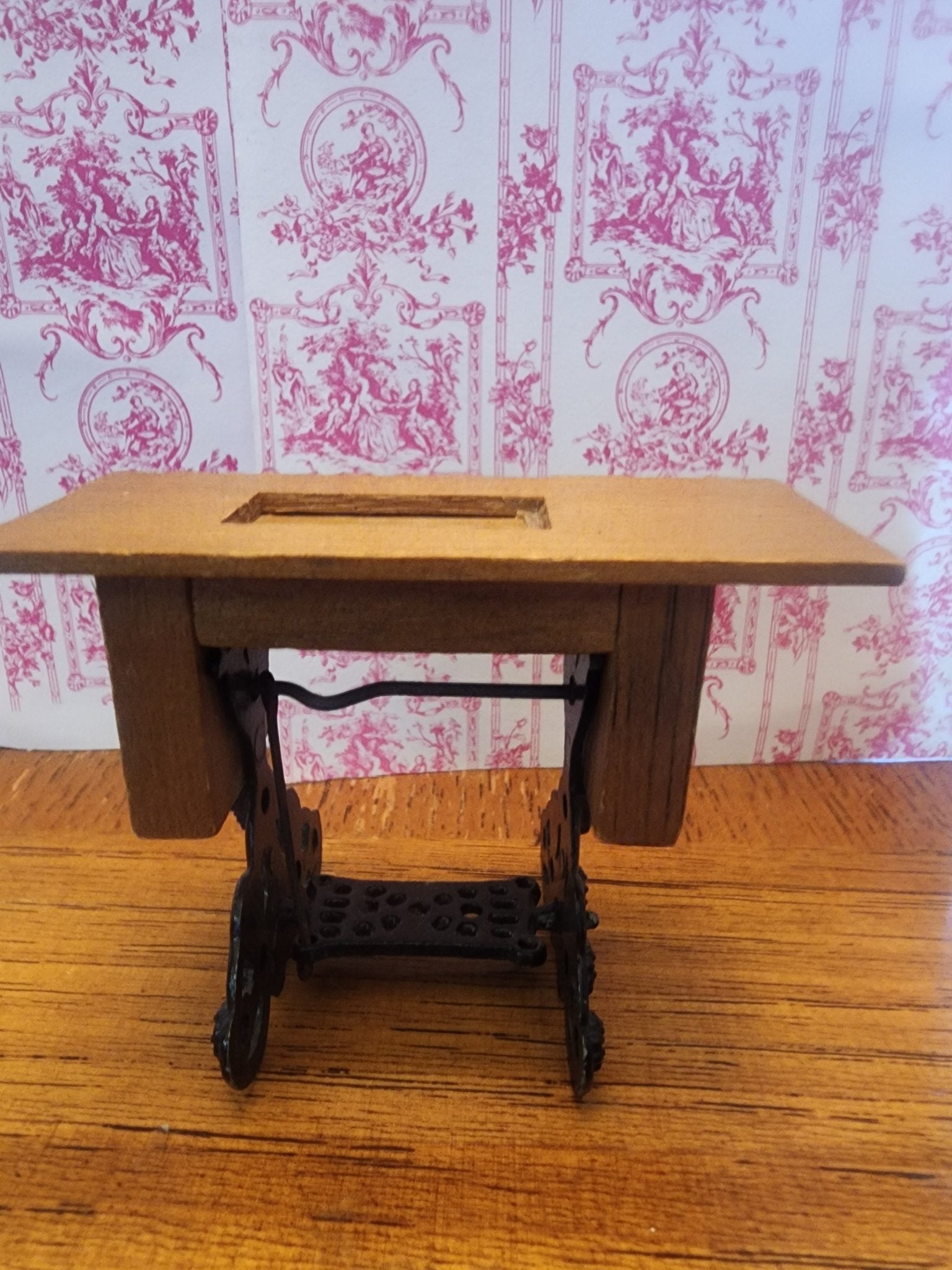 Vintage miniature sewing machine cabinet for dollhouse - I Bought a Yard Sale