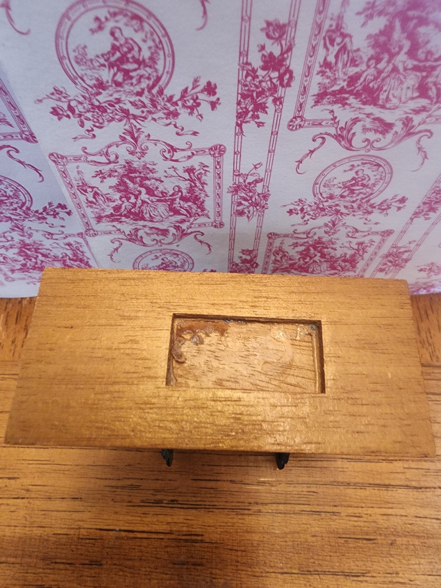 Vintage miniature sewing machine cabinet for dollhouse - I Bought a Yard Sale
