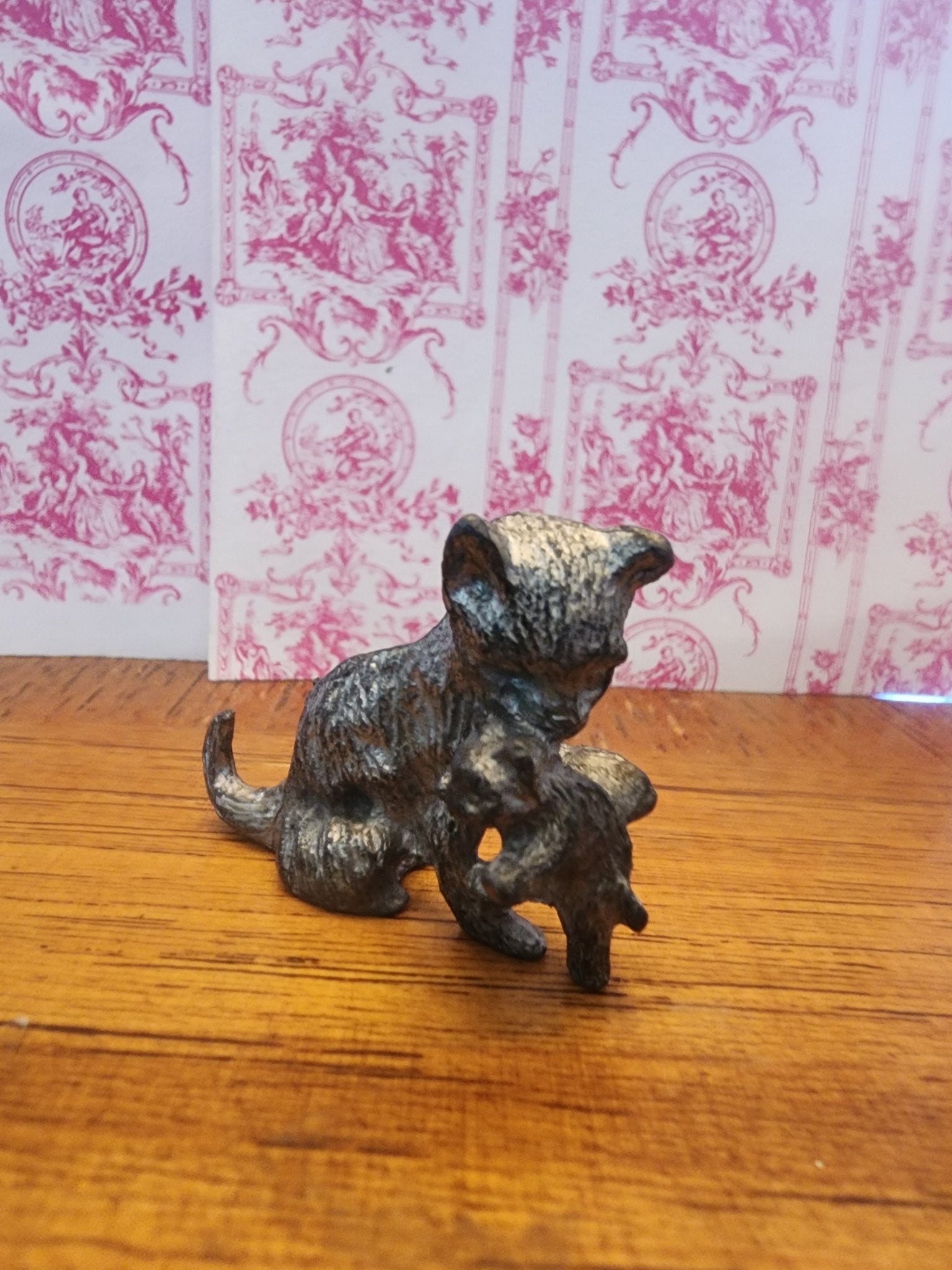 Vintage Pewter Kitty Cat With Kitten figurine - I Bought a Yard Sale