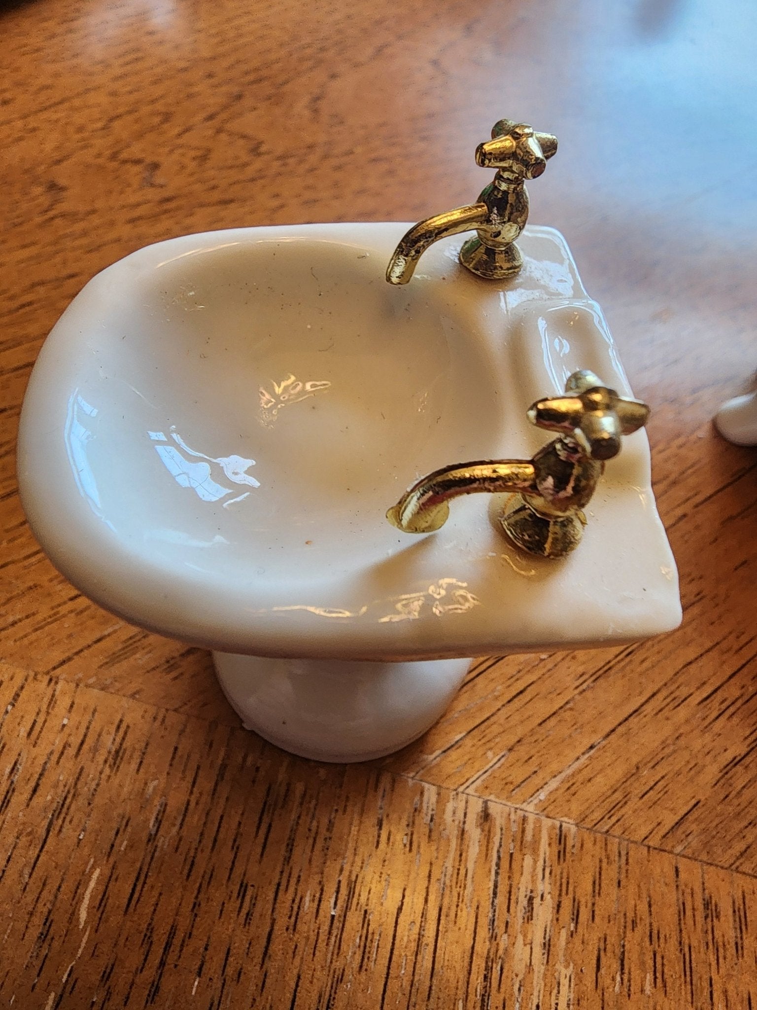 Vintage Porcelain tub and sink for Doll House - I Bought a Yard Sale