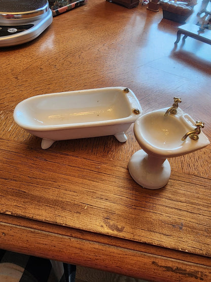 Vintage Porcelain tub and sink for Doll House - I Bought a Yard Sale