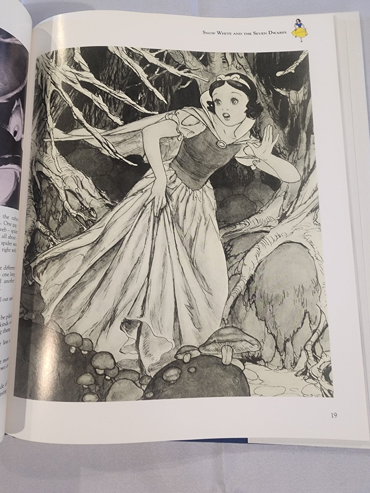 WALT DISNEY's MASTERPIECE SNOW WHITE AND THE SEVEN DWARFS Film Making Book 1994 - I Bought a Yard Sale