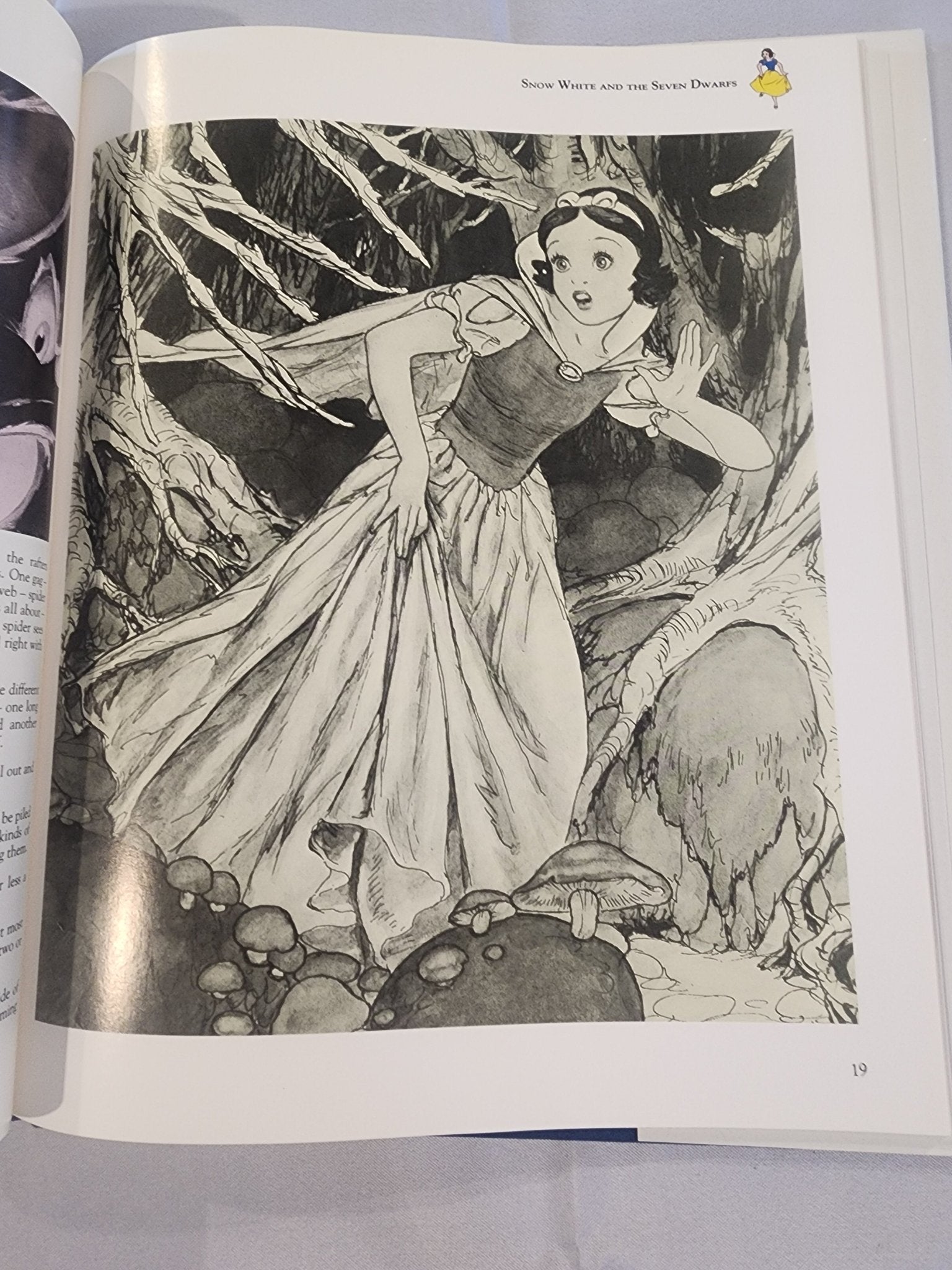 WALT DISNEY's MASTERPIECE SNOW WHITE AND THE SEVEN DWARFS Film Making Book 1994 - I Bought a Yard Sale