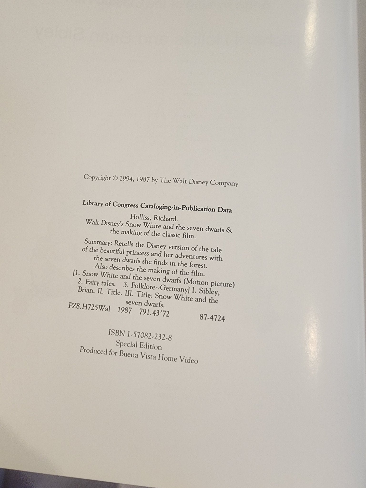 WALT DISNEY's MASTERPIECE SNOW WHITE AND THE SEVEN DWARFS Film Making Book 1994 - I Bought a Yard Sale