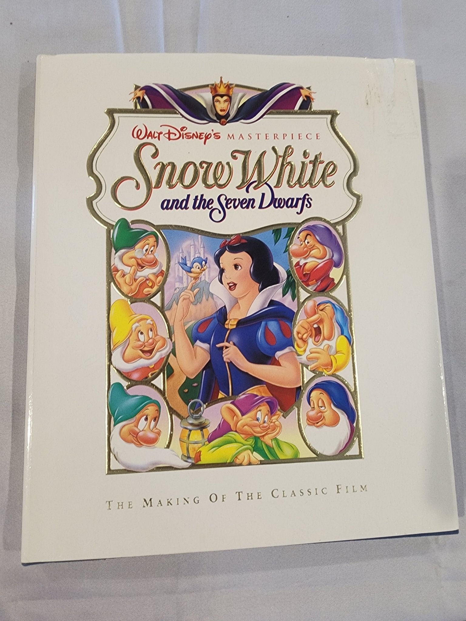 WALT DISNEY's MASTERPIECE SNOW WHITE AND THE SEVEN DWARFS Film Making Book 1994 - I Bought a Yard Sale