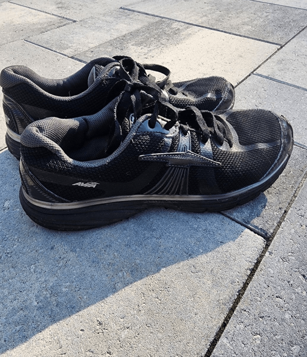 Women's Black Avia Tennis shoes size 9.5 - I Bought a Yard Sale