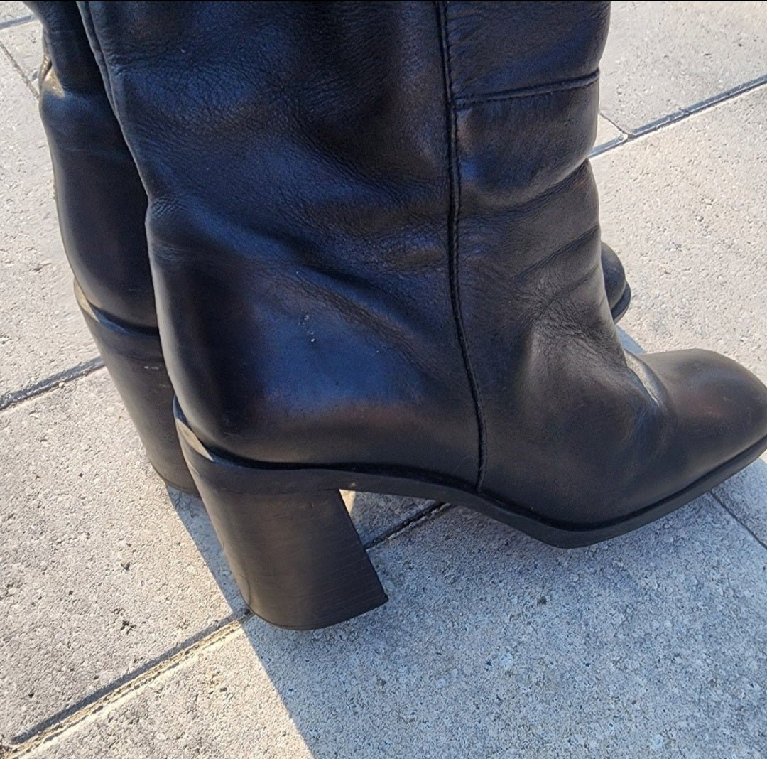 Women's Black Leather Boots - I Bought a Yard Sale