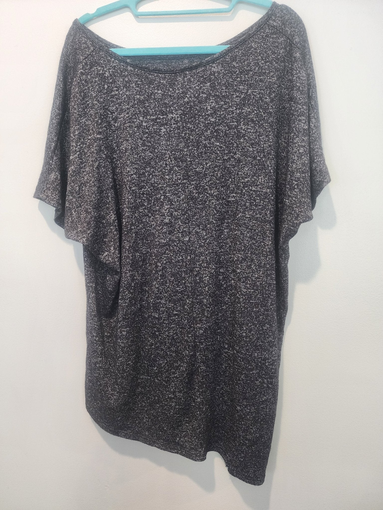 Women's Faded Glory Asymmetrical Shirt heather black short sleeve 16x - I Bought a Yard Sale