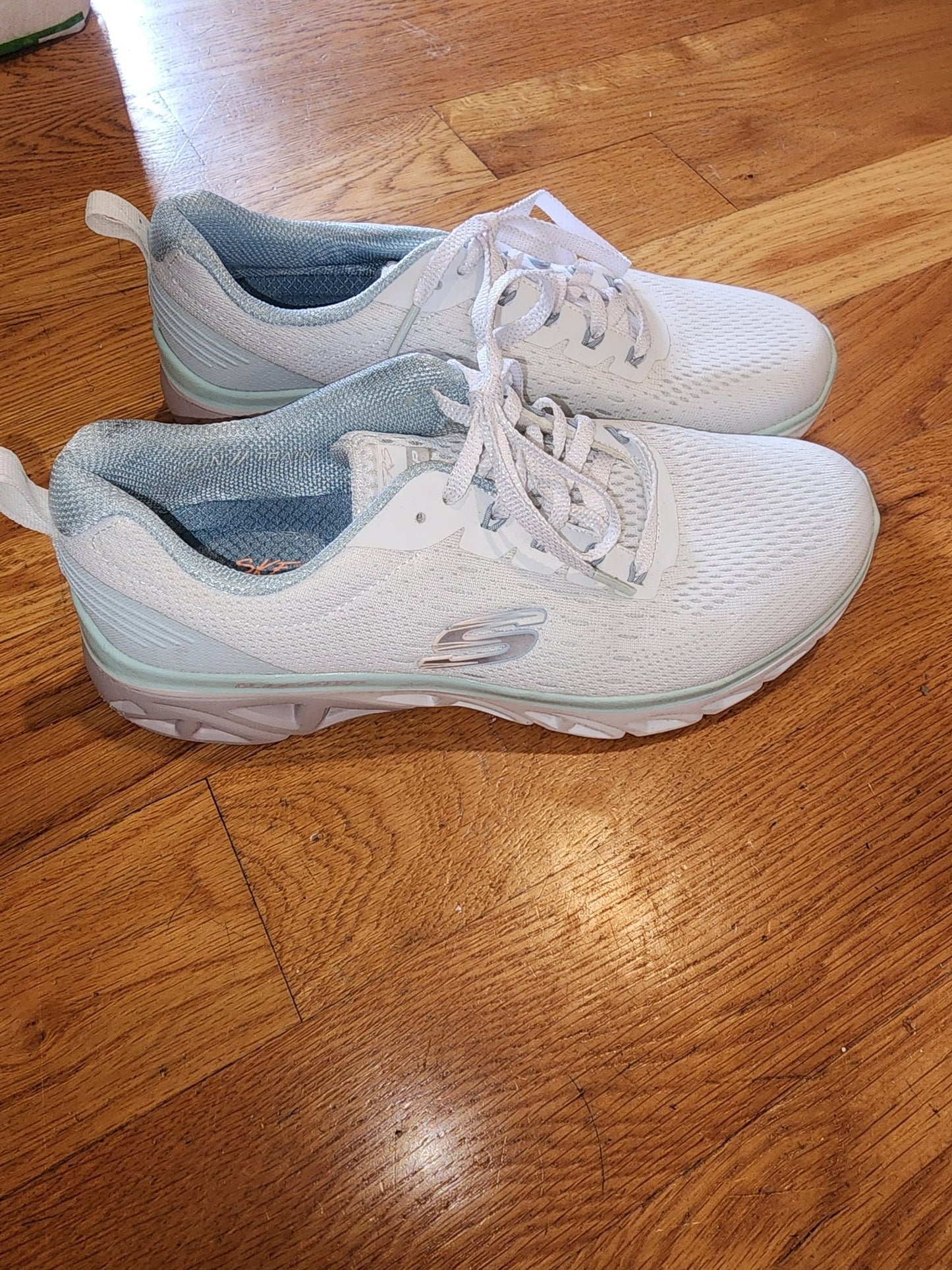 Women's GO RUN Consistent 2.0 - Mile Marker size 8 - I Bought a Yard Sale