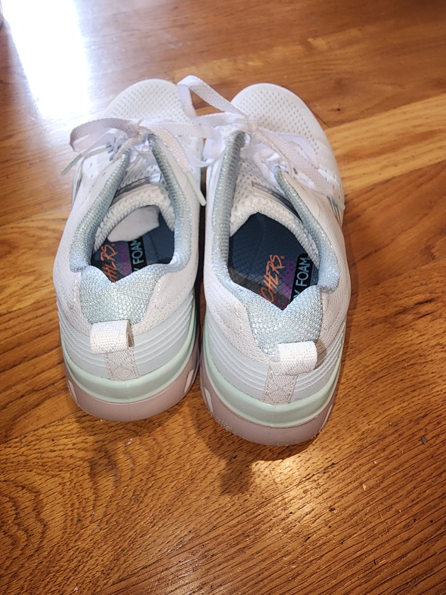 Women's GO RUN Consistent 2.0 - Mile Marker size 8 - I Bought a Yard Sale