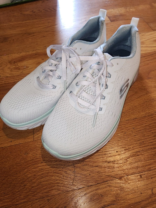 Women's GO RUN Consistent 2.0 - Mile Marker size 8 - I Bought a Yard Sale