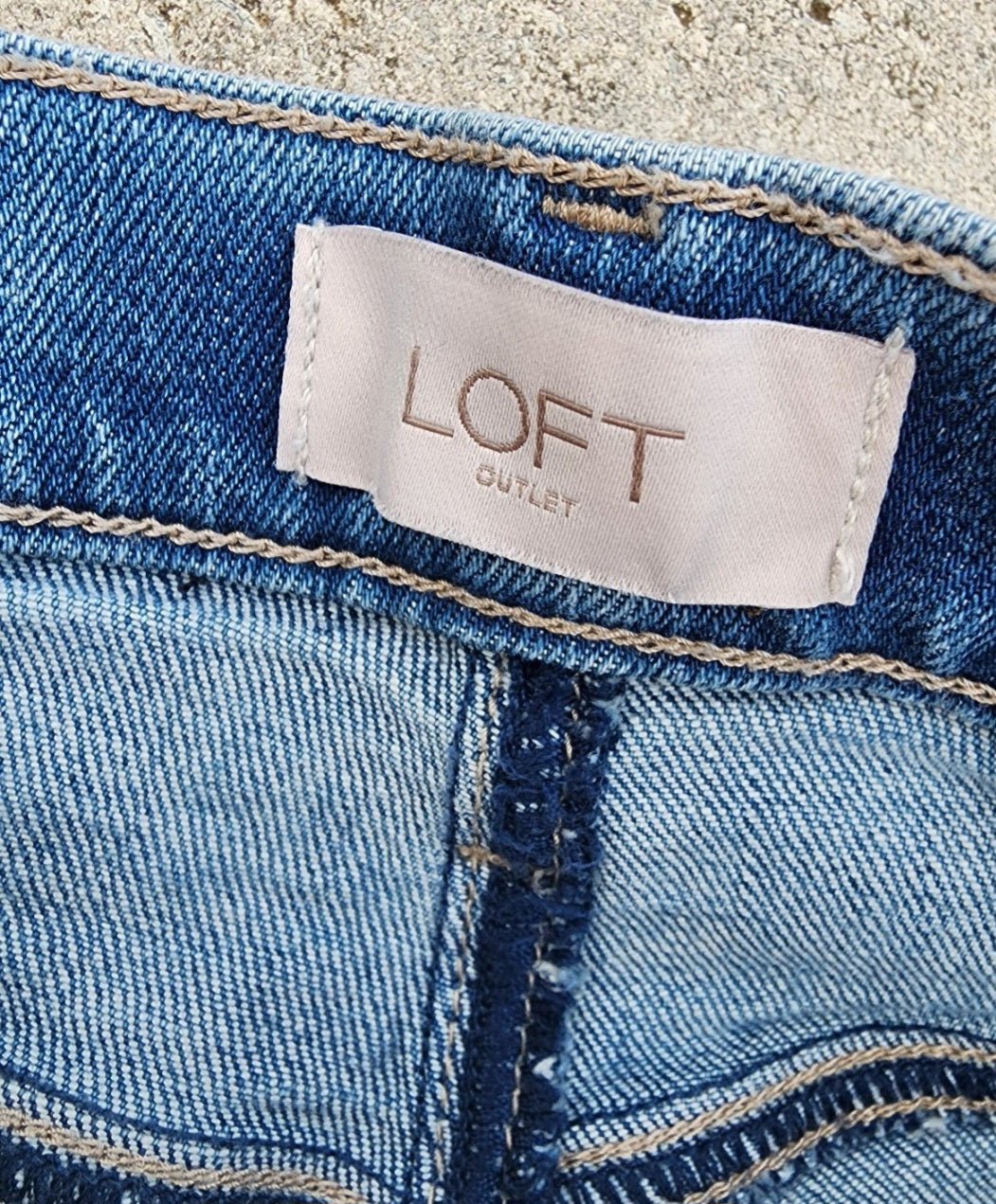 Women's Loft Blue Jeans size 8 - I Bought a Yard Sale