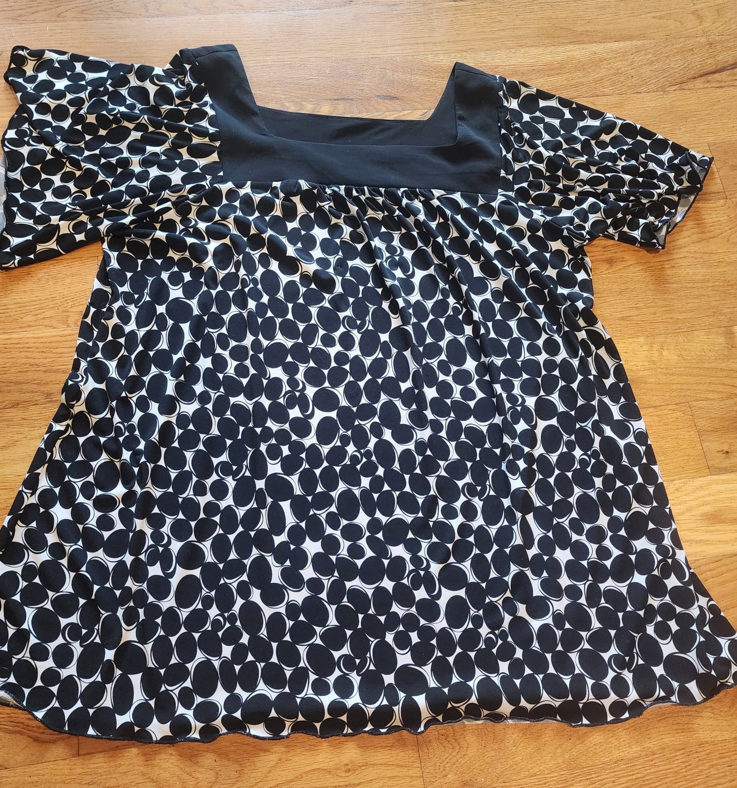 Womens Plus Size 1X Top Easy Care geometric Print Tunic - I Bought a Yard Sale