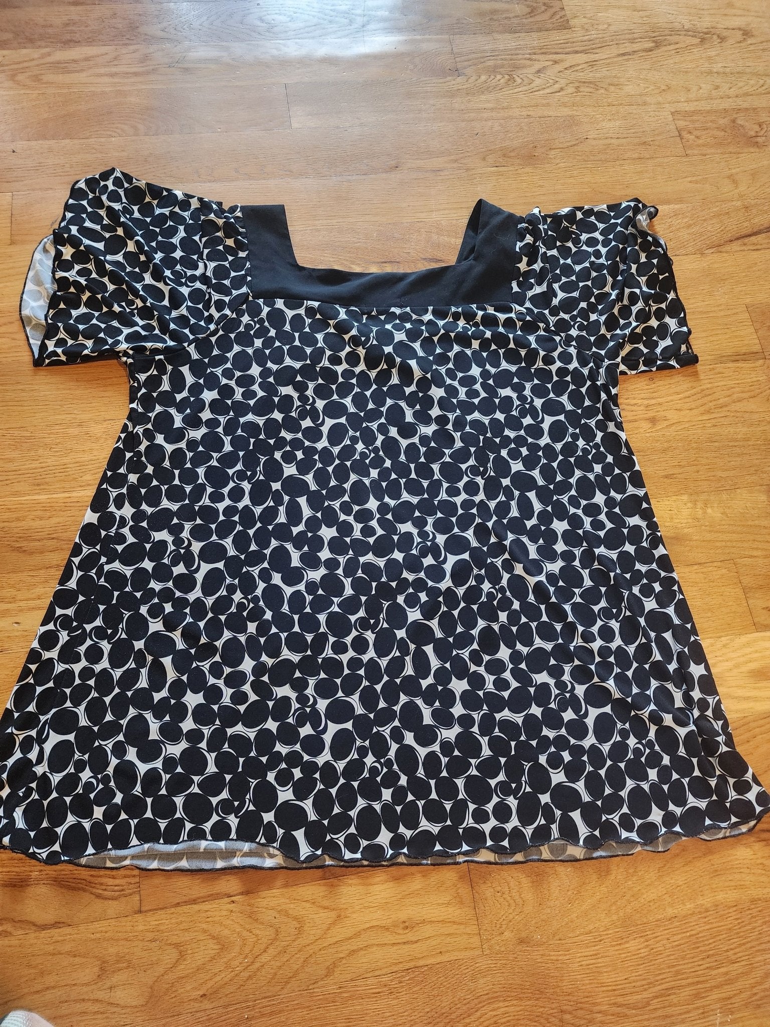 Womens Plus Size 1X Top Easy Care geometric Print Tunic - I Bought a Yard Sale