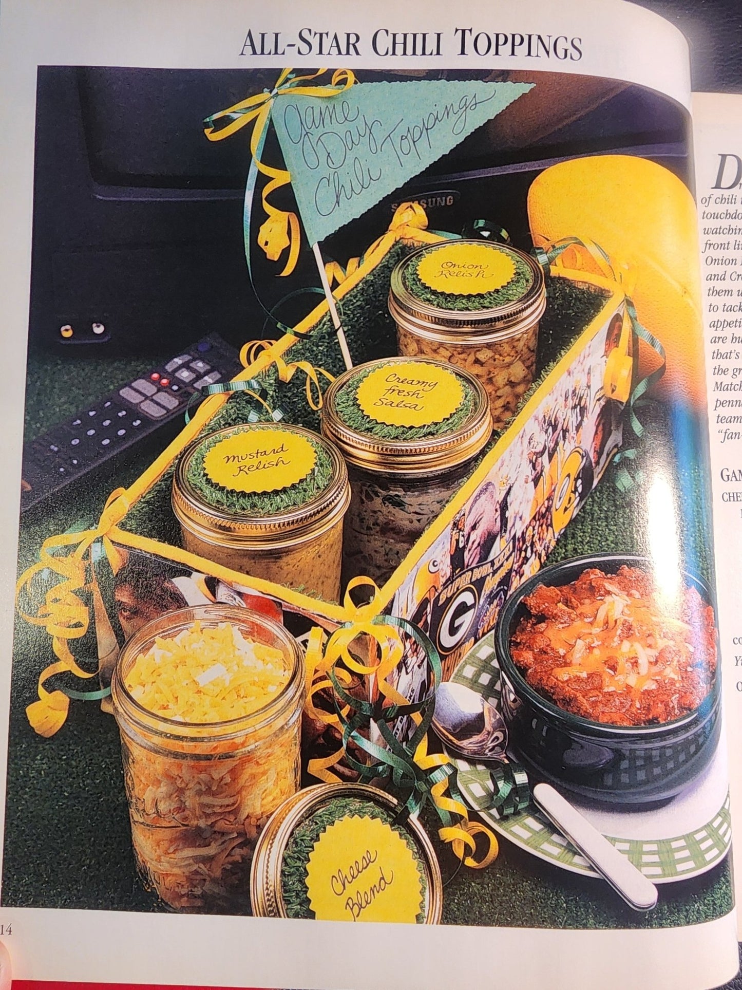 Year of Gifts of Good Taste by Leisure Arts Staff (1998, Hardcover) - I Bought a Yard Sale